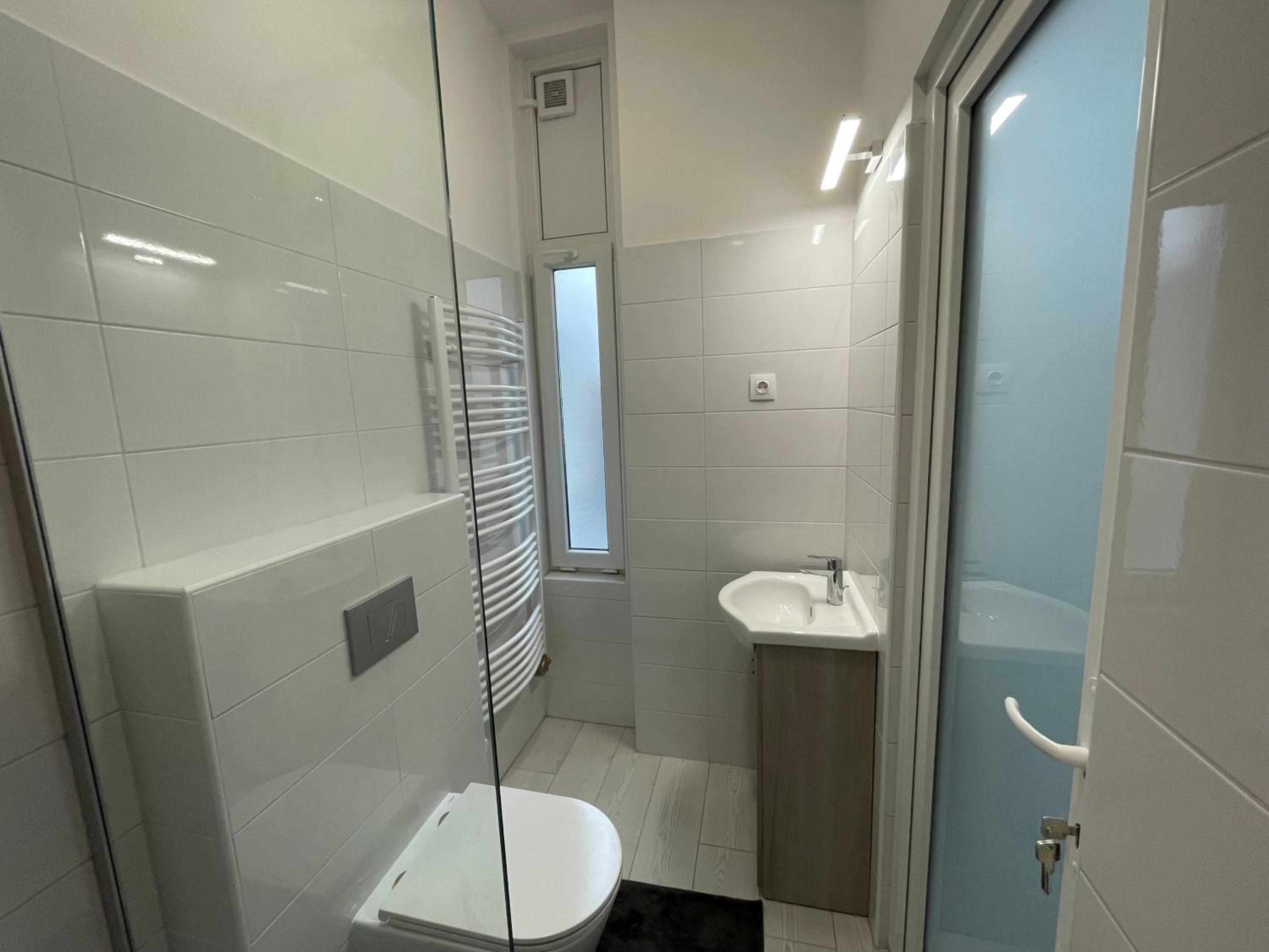 Fullmoon Luxury Apartment view 3