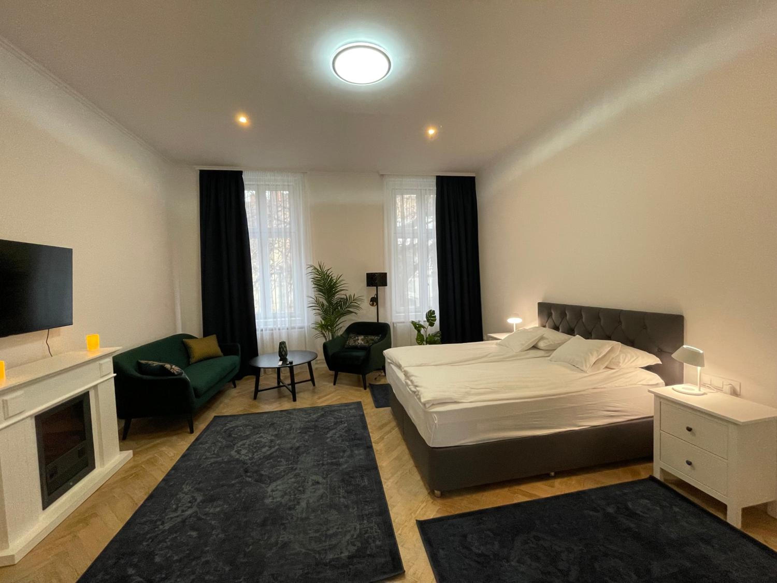 Fullmoon Luxury Apartment view 4