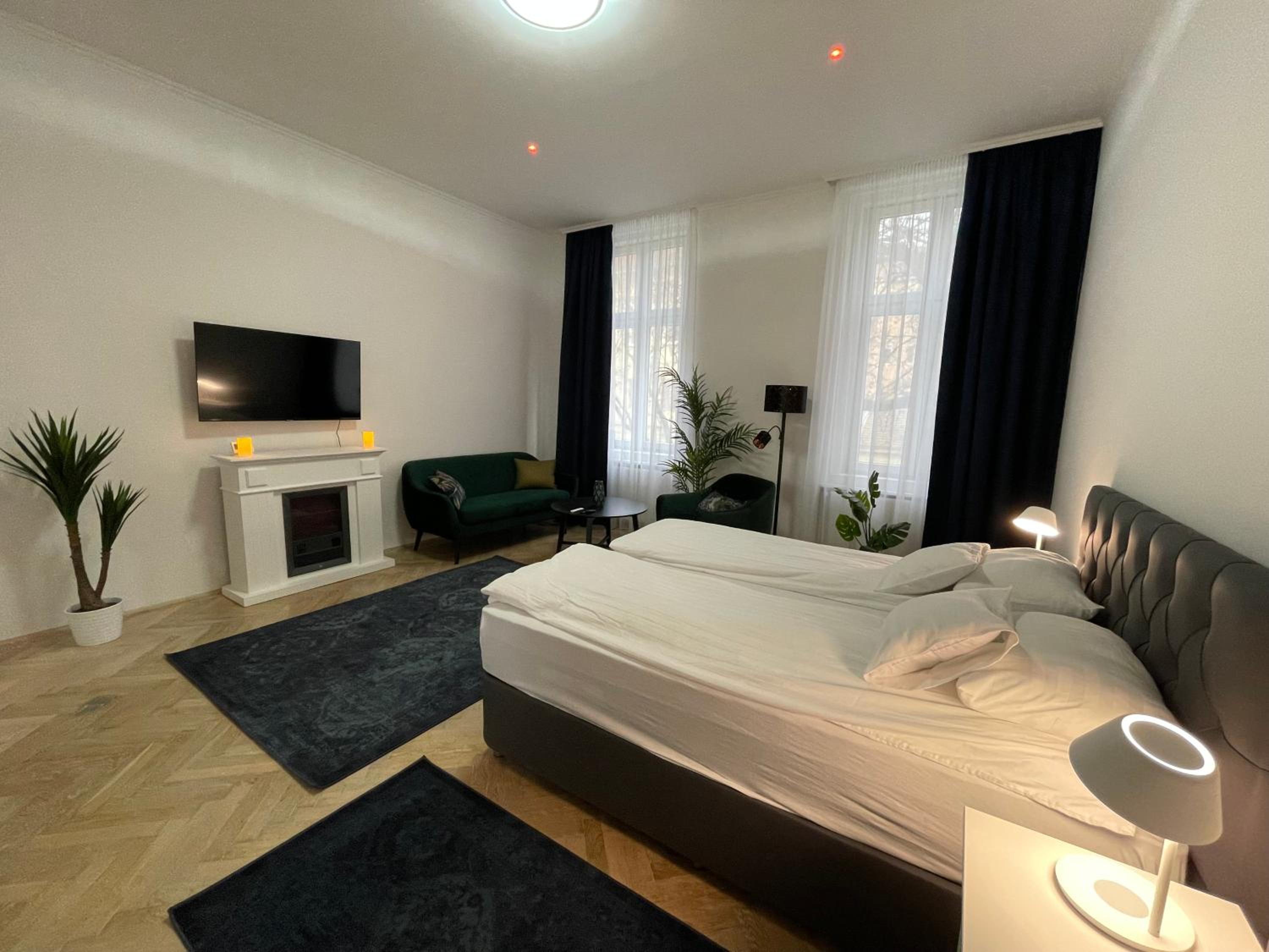 Fullmoon Luxury Apartment view 5