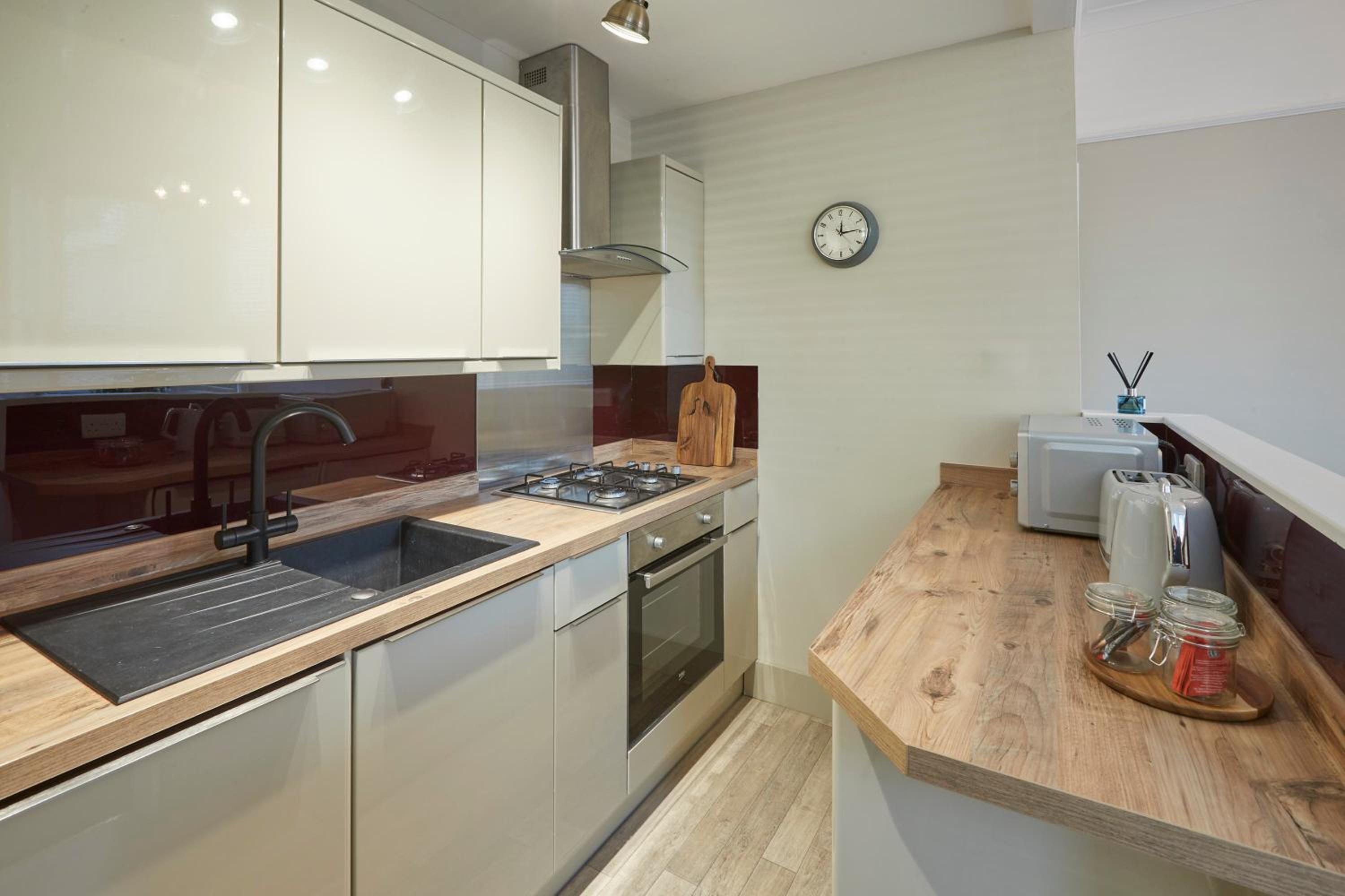 Host & Stay - Sandpiper Apartment view 3