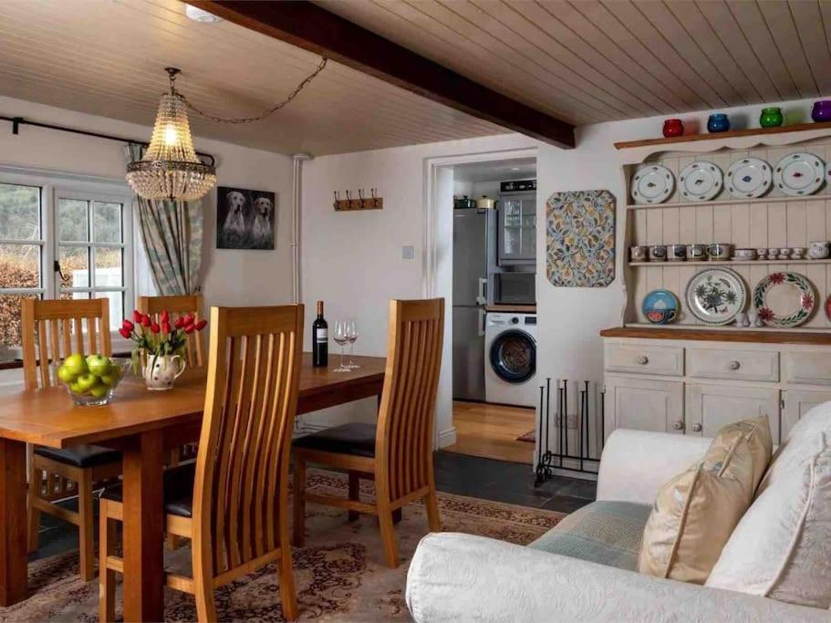 Cosy Country Cottage; Brecon Beacons view 2