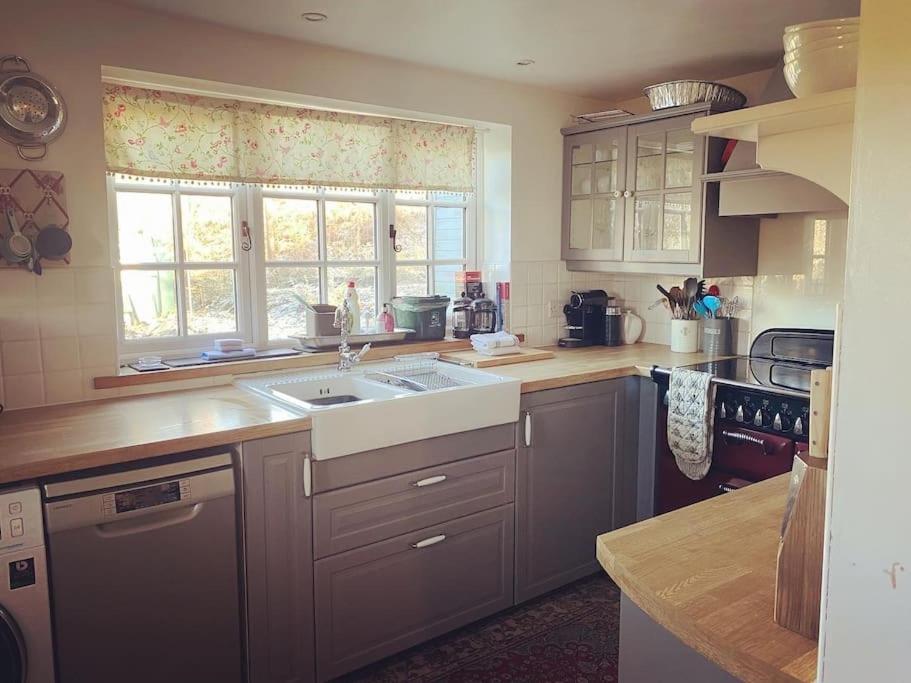 Cosy Country Cottage; Brecon Beacons view 5