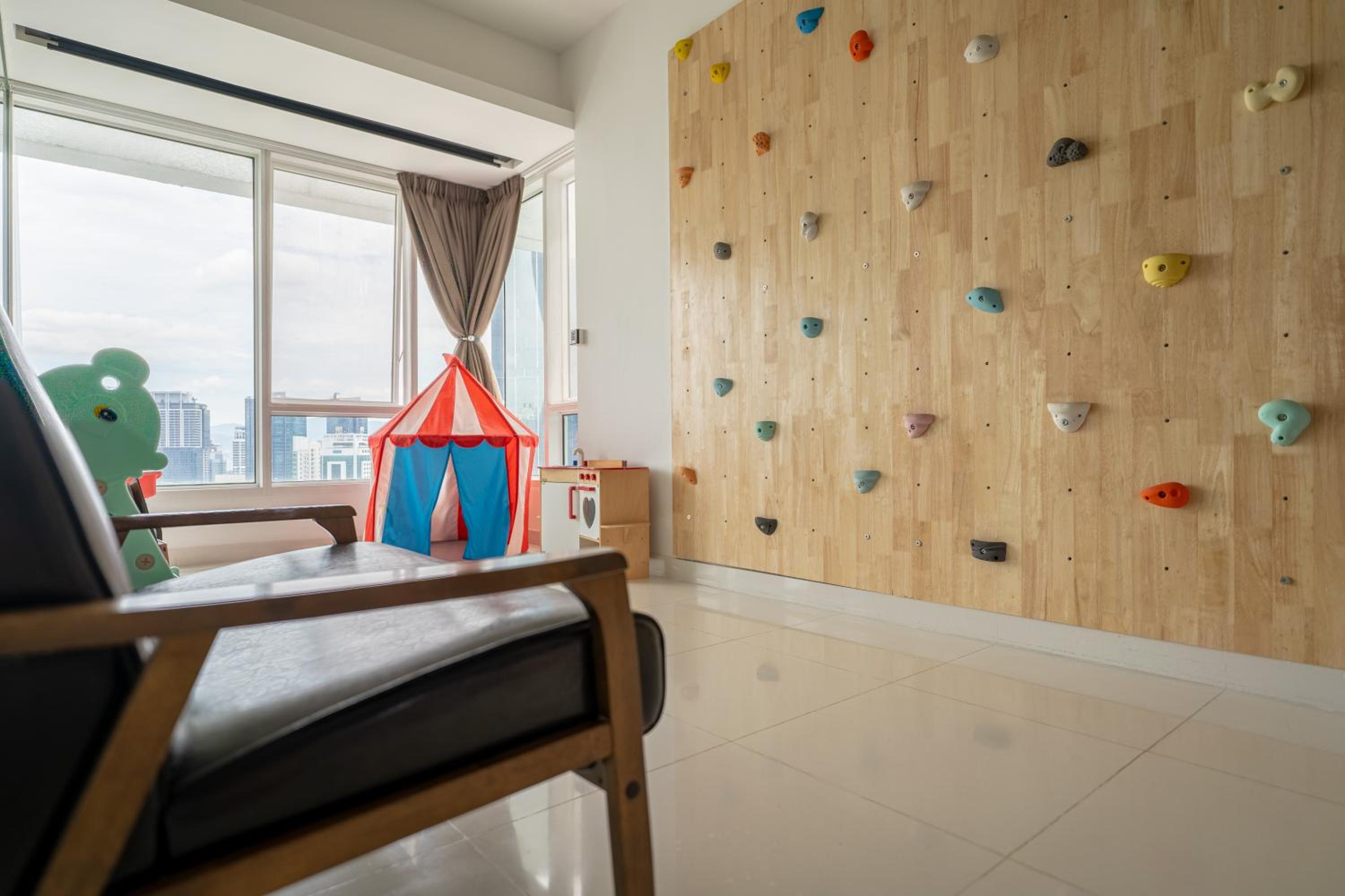 KL Deluxe Landscape Parent-Kid theme Upscale Area