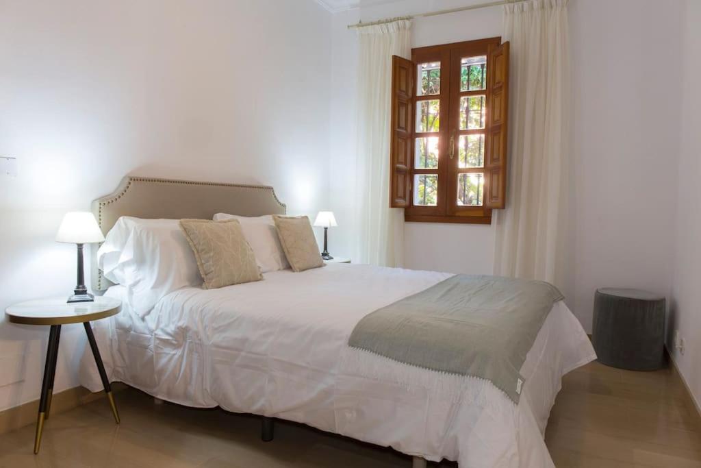 Andalusian villa on the sea and the bay of Malaga