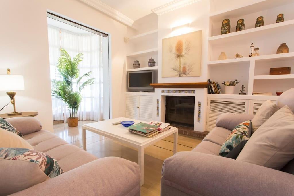 Andalusian villa on the sea and the bay of Malaga