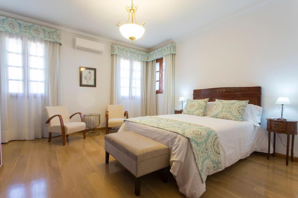 Andalusian villa on the sea and the bay of Malaga