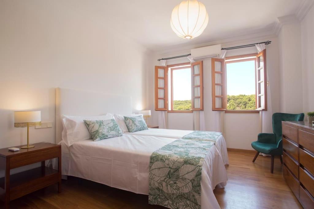 Andalusian villa on the sea and the bay of Malaga