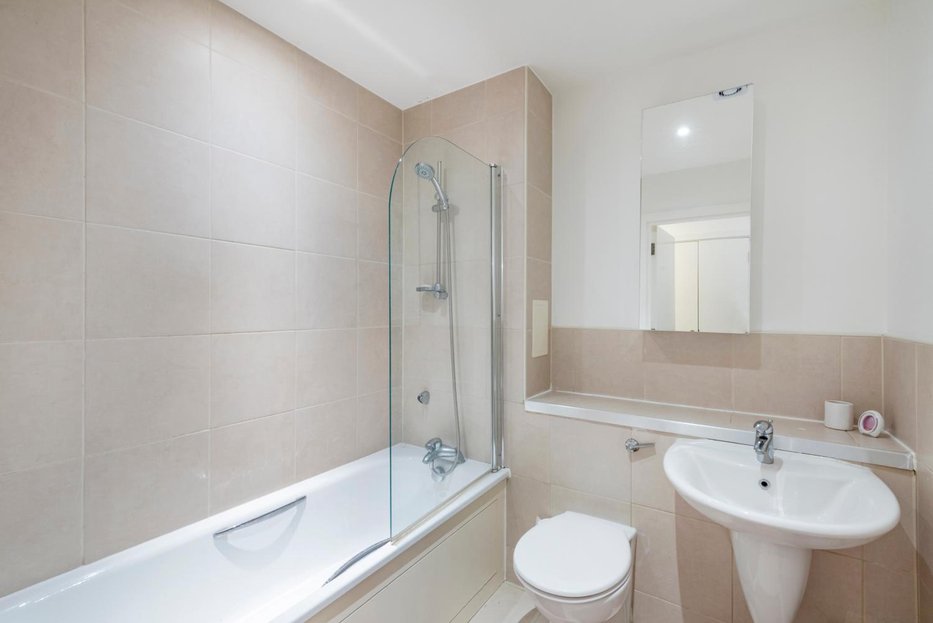 Modern Central 2bed 2bath Stratford Apt