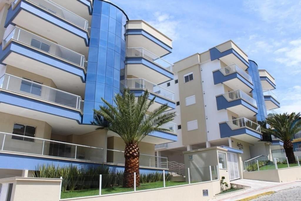 Apartamento 404-B no Águas Azuis: Conforto e Localização Privilegiada em Bombinhas!