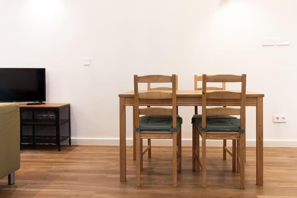 Encantador apartamento reformado en Tetuán by beBalmy