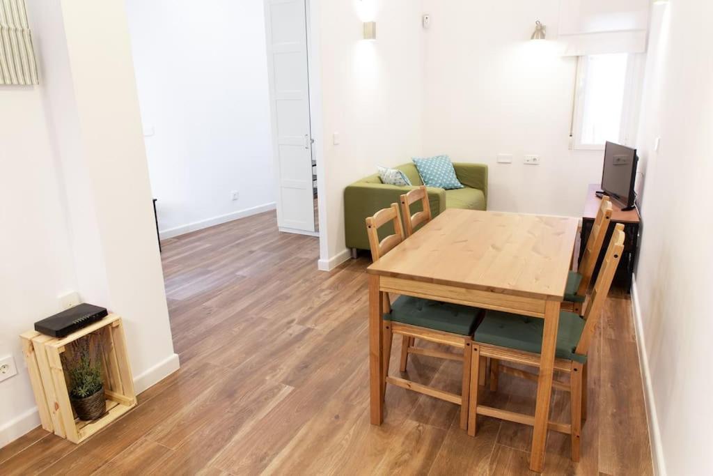 Encantador apartamento reformado en Tetuán by beBalmy