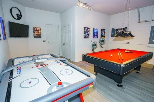 Spacious 6 Bedroom Getaway with Game Room - Private Pool and Spa - Resort Amenities - Perfect for Families & Groups view 5