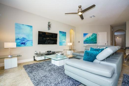 Spacious 6 Bedroom Getaway with Game Room - Private Pool and Spa - Resort Amenities - Perfect for Families & Groups view 2