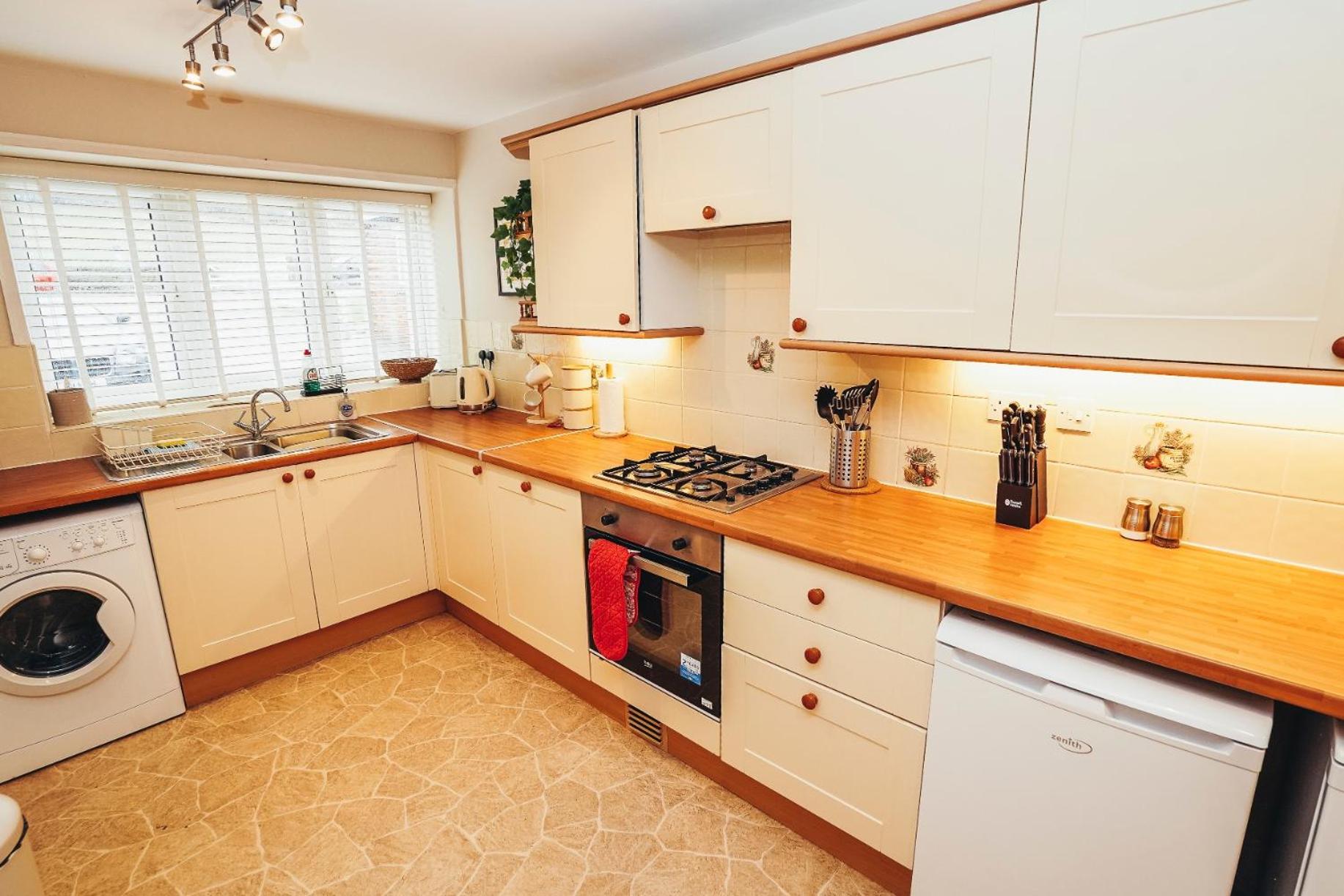 Cottages In Derbyshire - Apple Cottage view 4