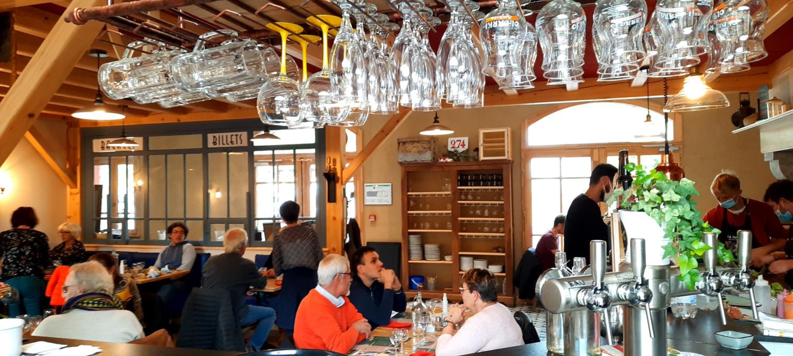 bar