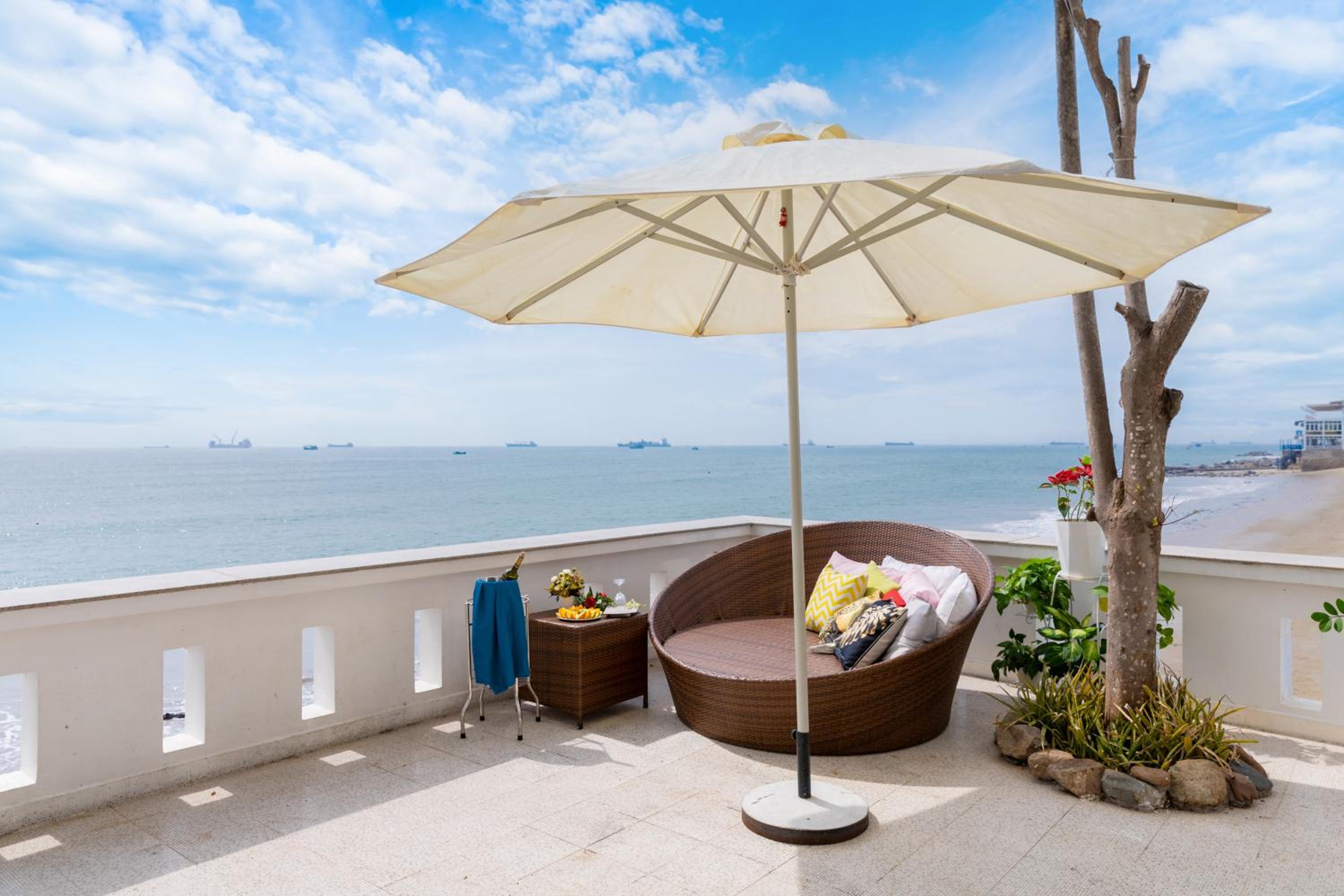Sea Villa 71 Trần Phú - Sát Biển Có Bãi Tắm Riêng