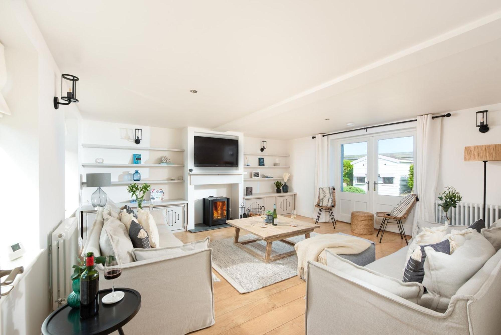 The Haybarn - Hot Tub - Free WiFi & Parking - Pets Welcome view 2