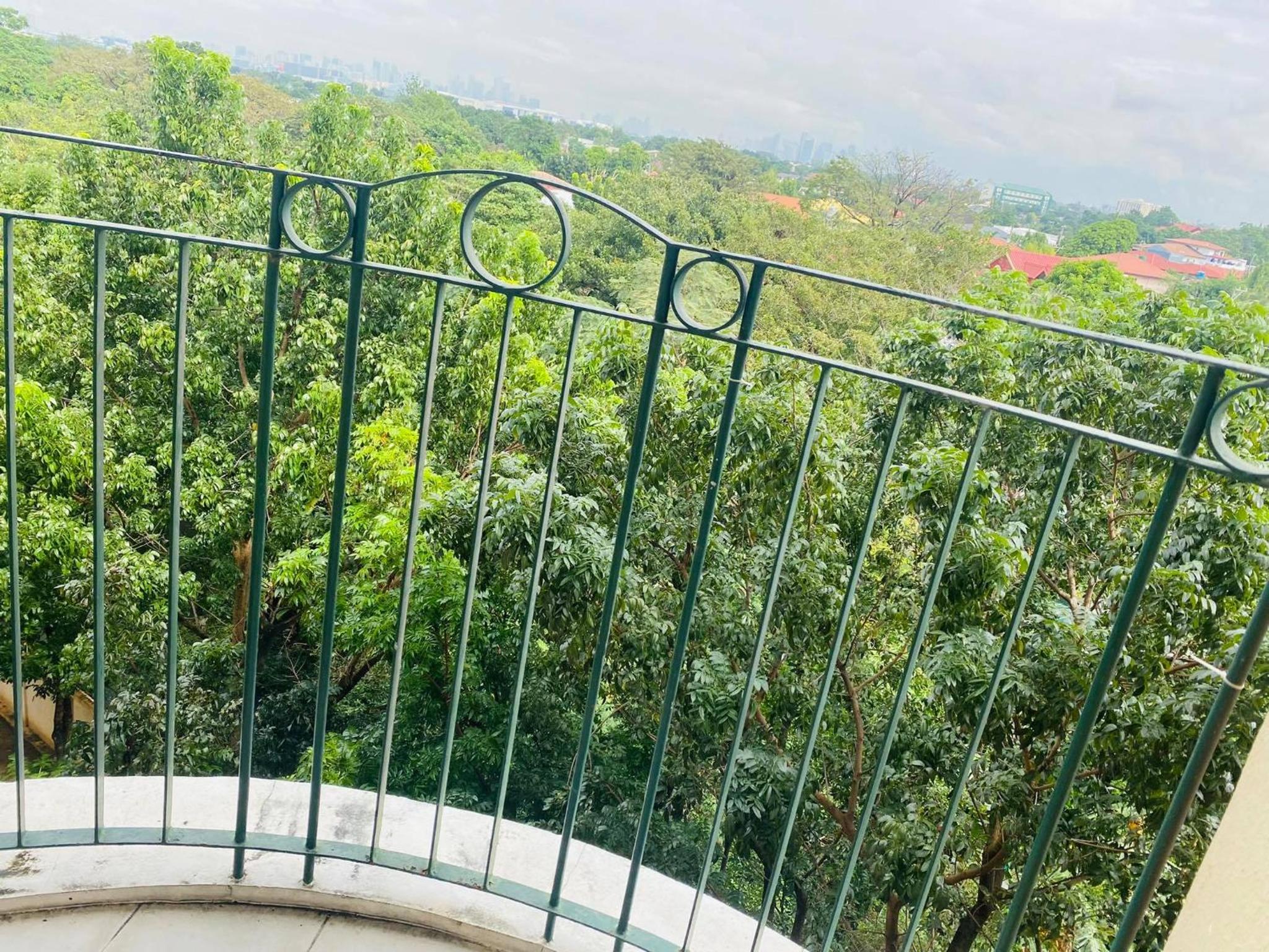 CHATEAU ELYSEE a8 near Airport and Sm mall, WIFI