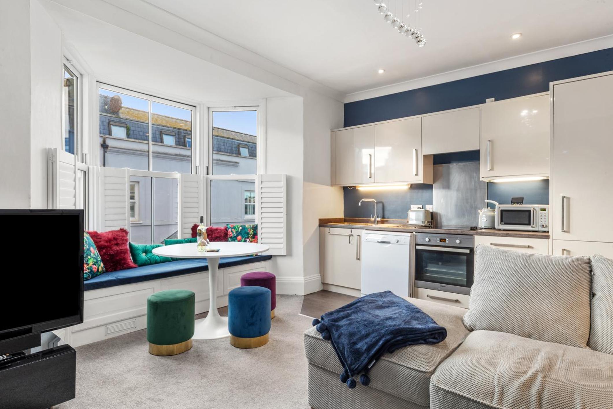 Caldey Bay Apartment - Lovely Sea Views view 4