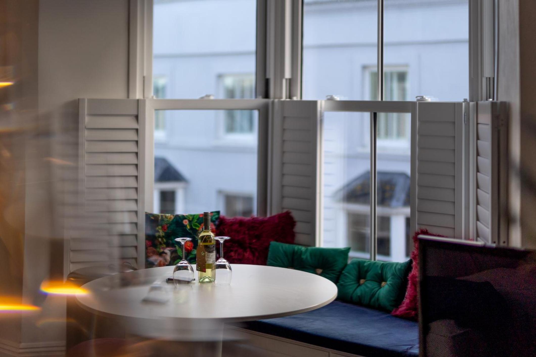 Caldey Bay Apartment - Lovely Sea Views view 3