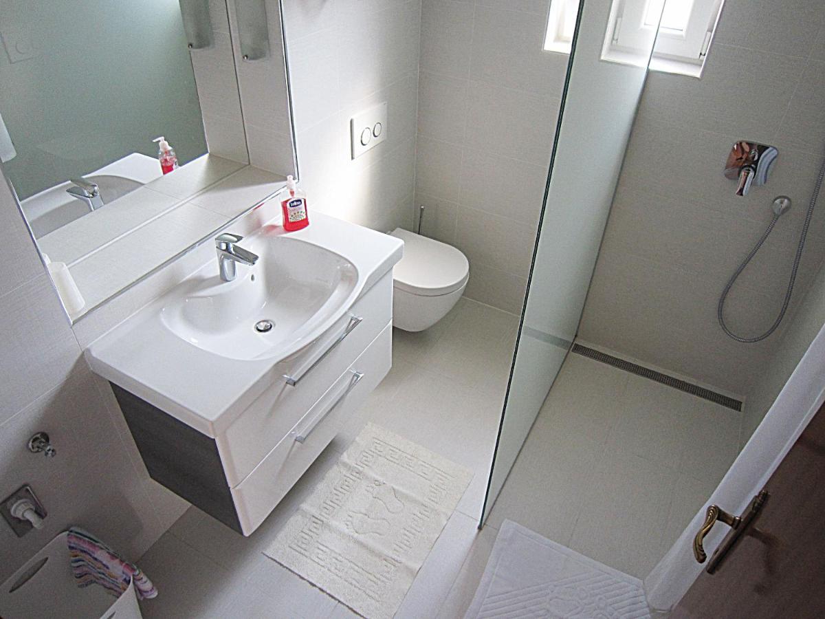 Villa Lucia premium rooms view 3