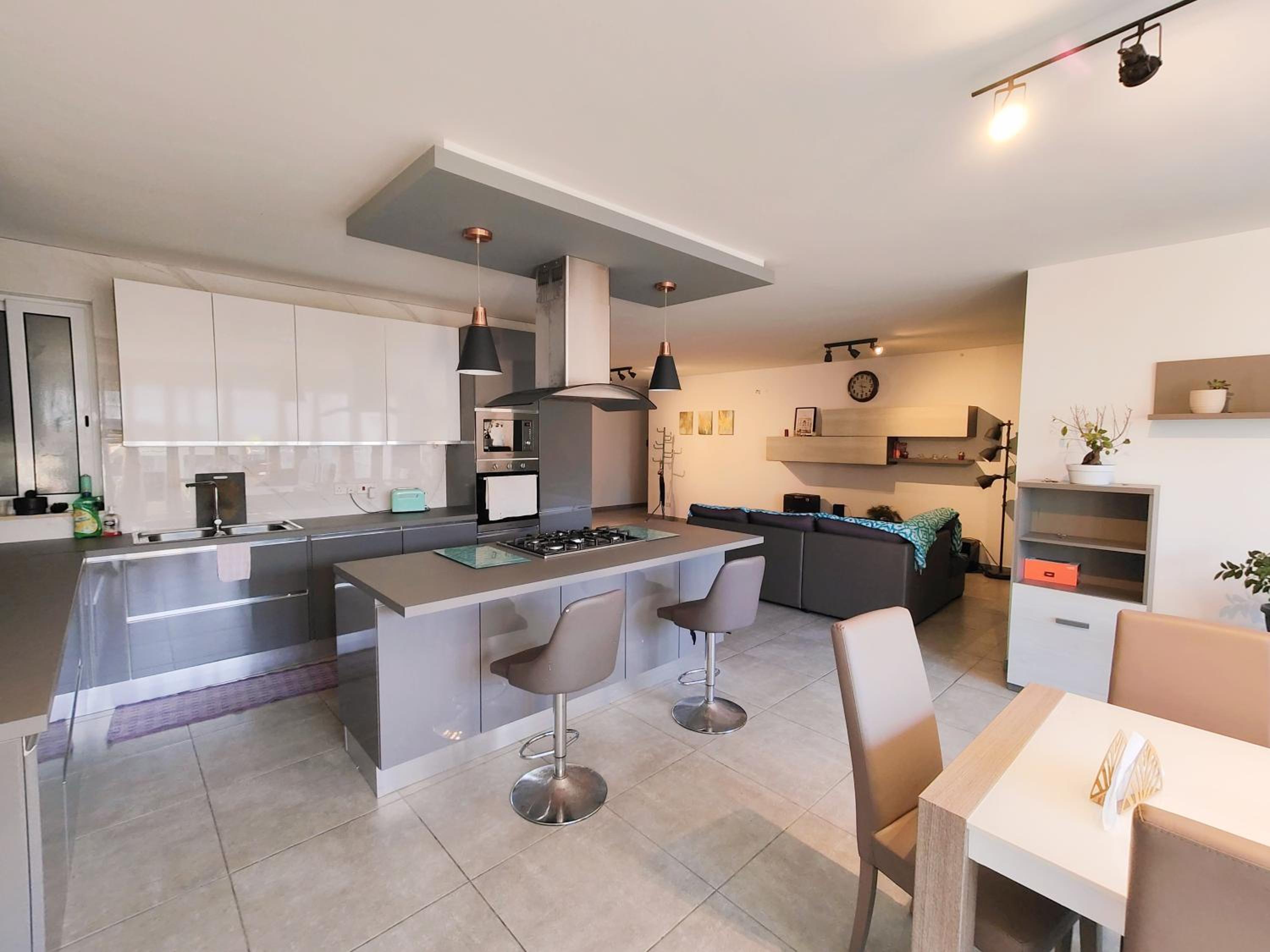 Large Central Apartment Near Valletta & Seafront view 2