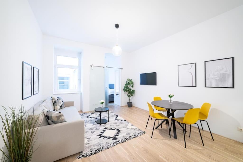 Beautiful apartment in Vienna's heart 1b