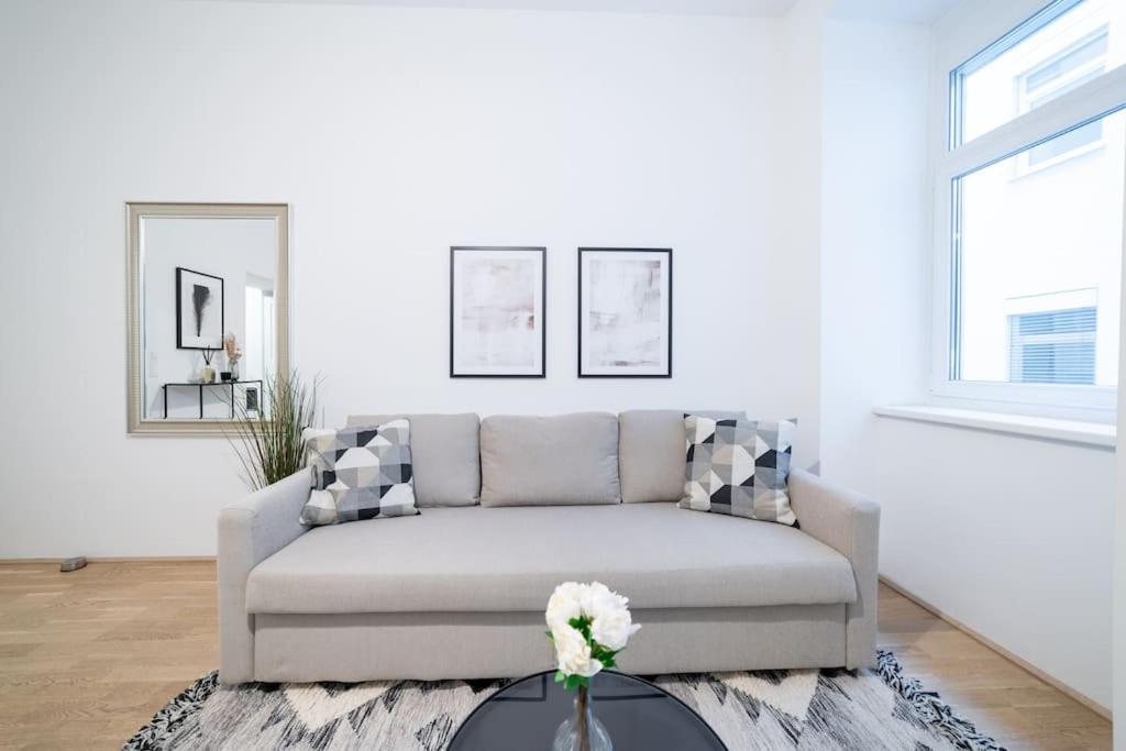 Beautiful apartment in Vienna's heart 1b