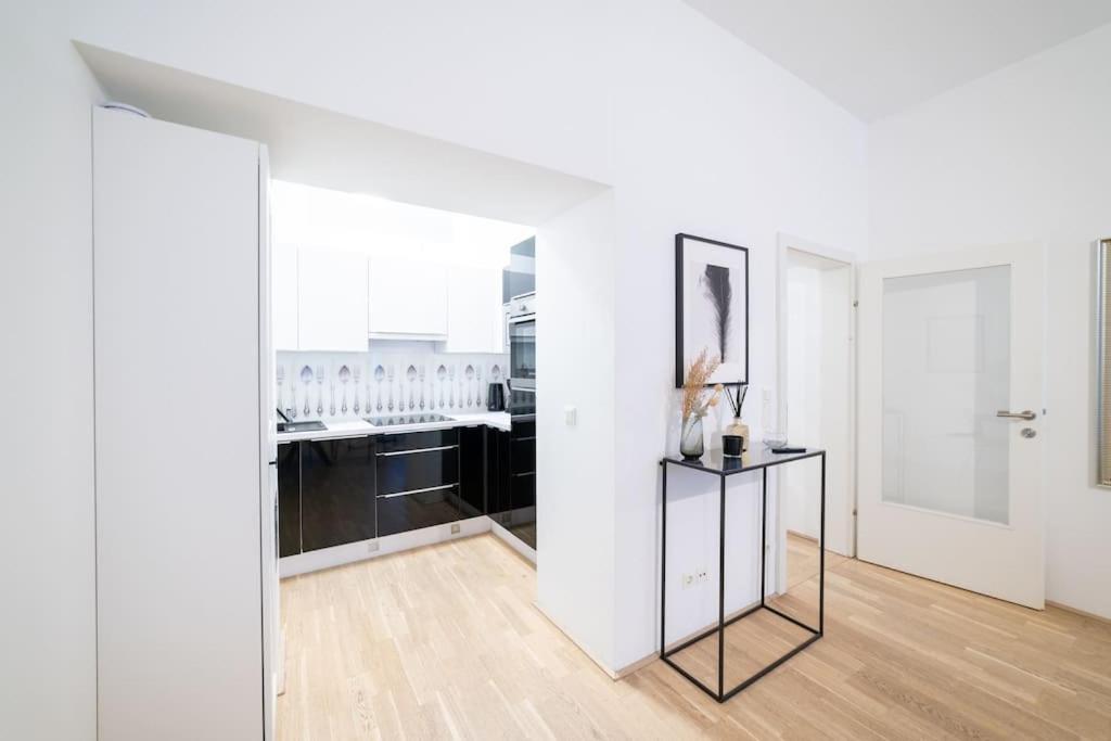 Beautiful apartment in Vienna's heart 1b