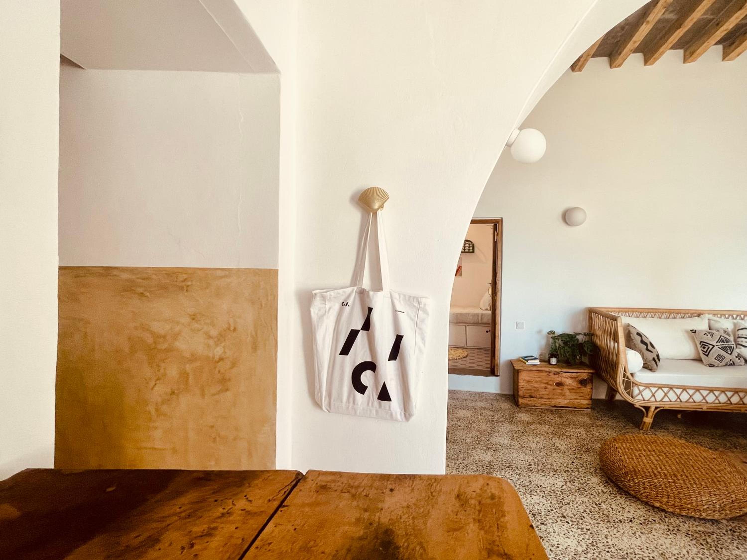 Th_eros House