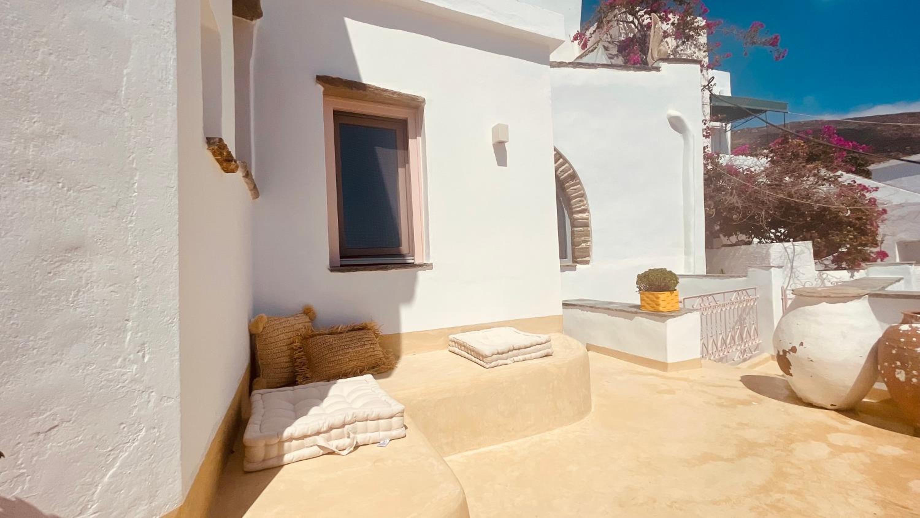 Th_eros House