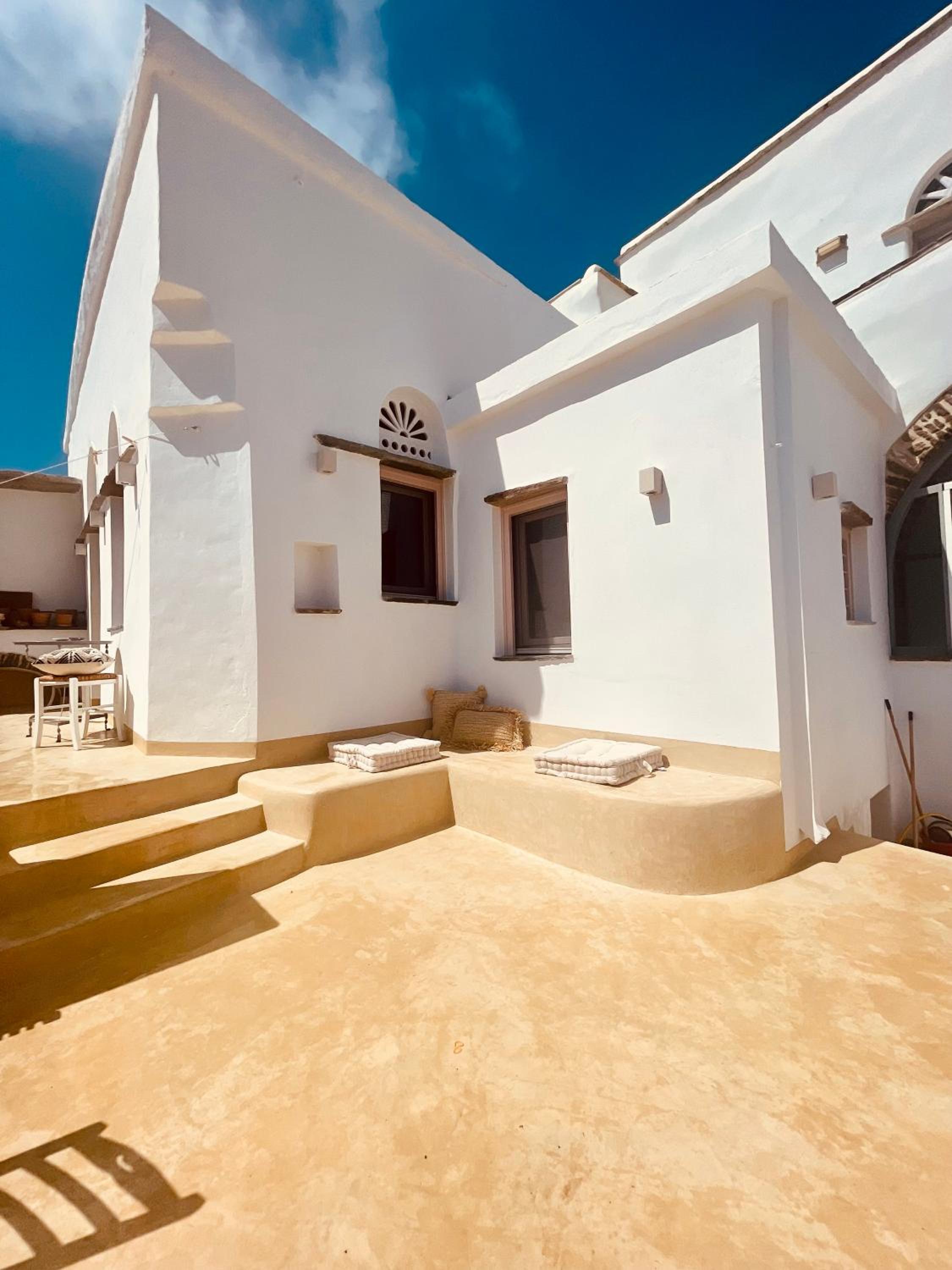 Th_eros House