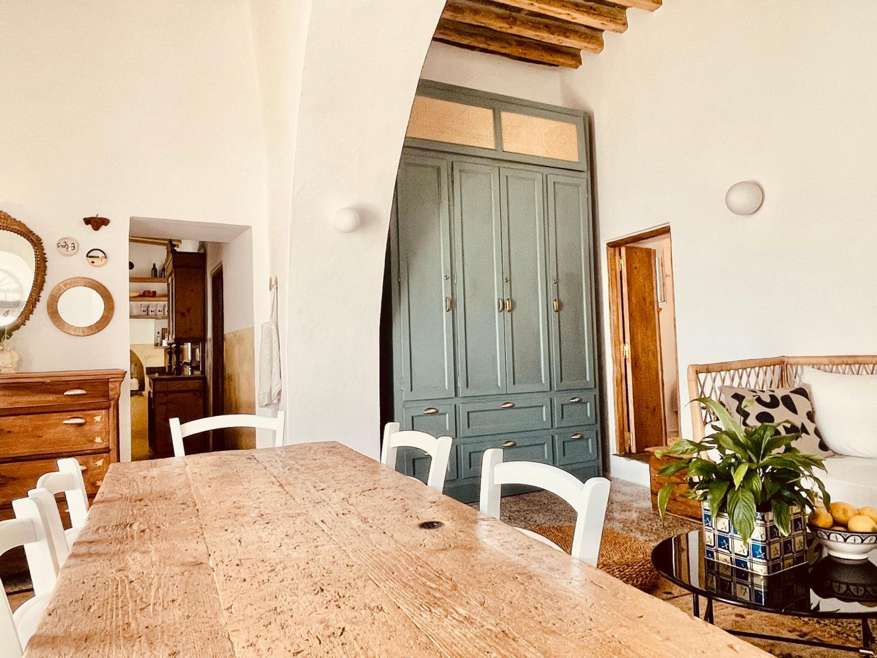 Th_eros House