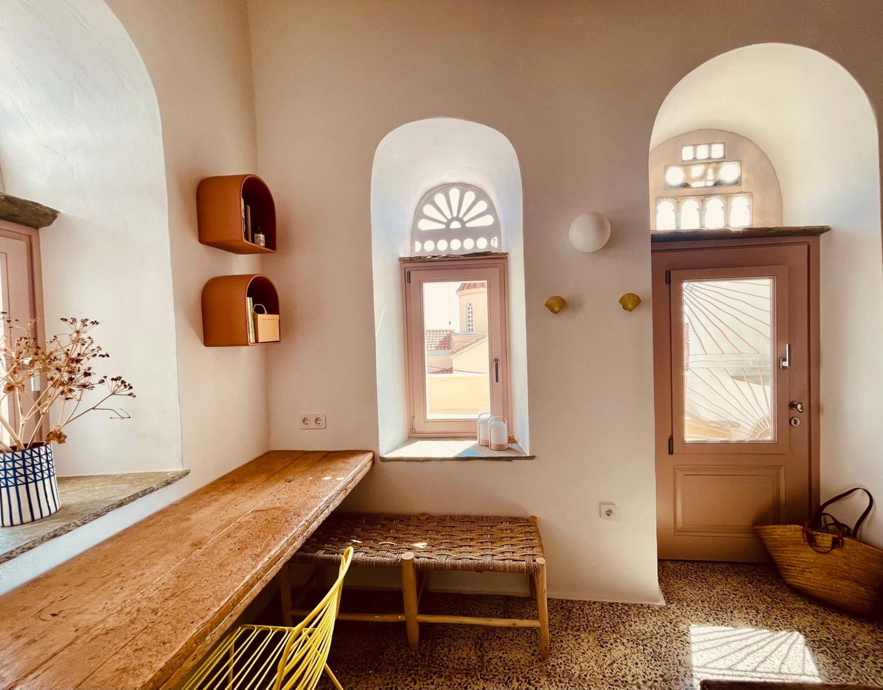 Th_eros House