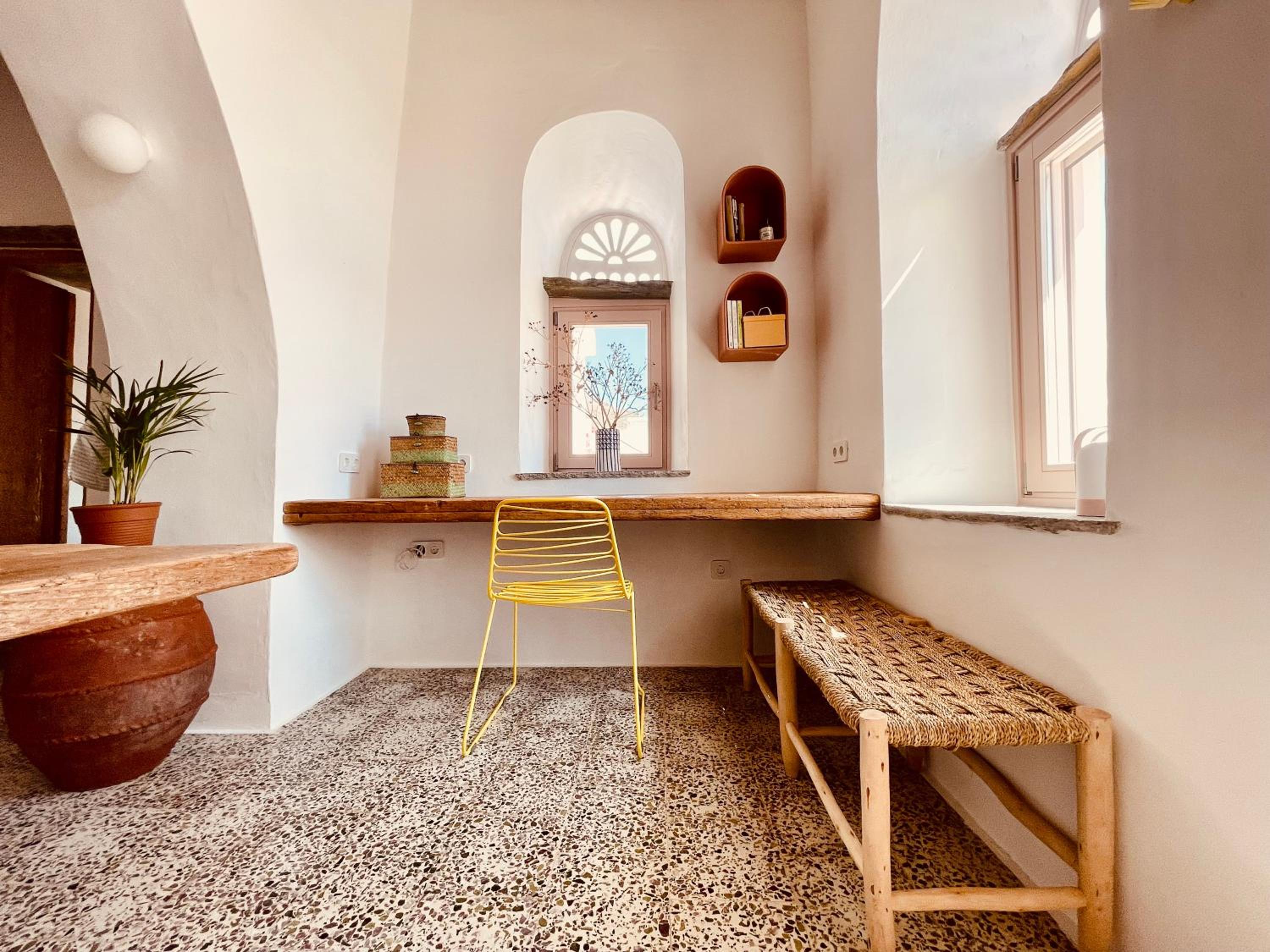 Th_eros House