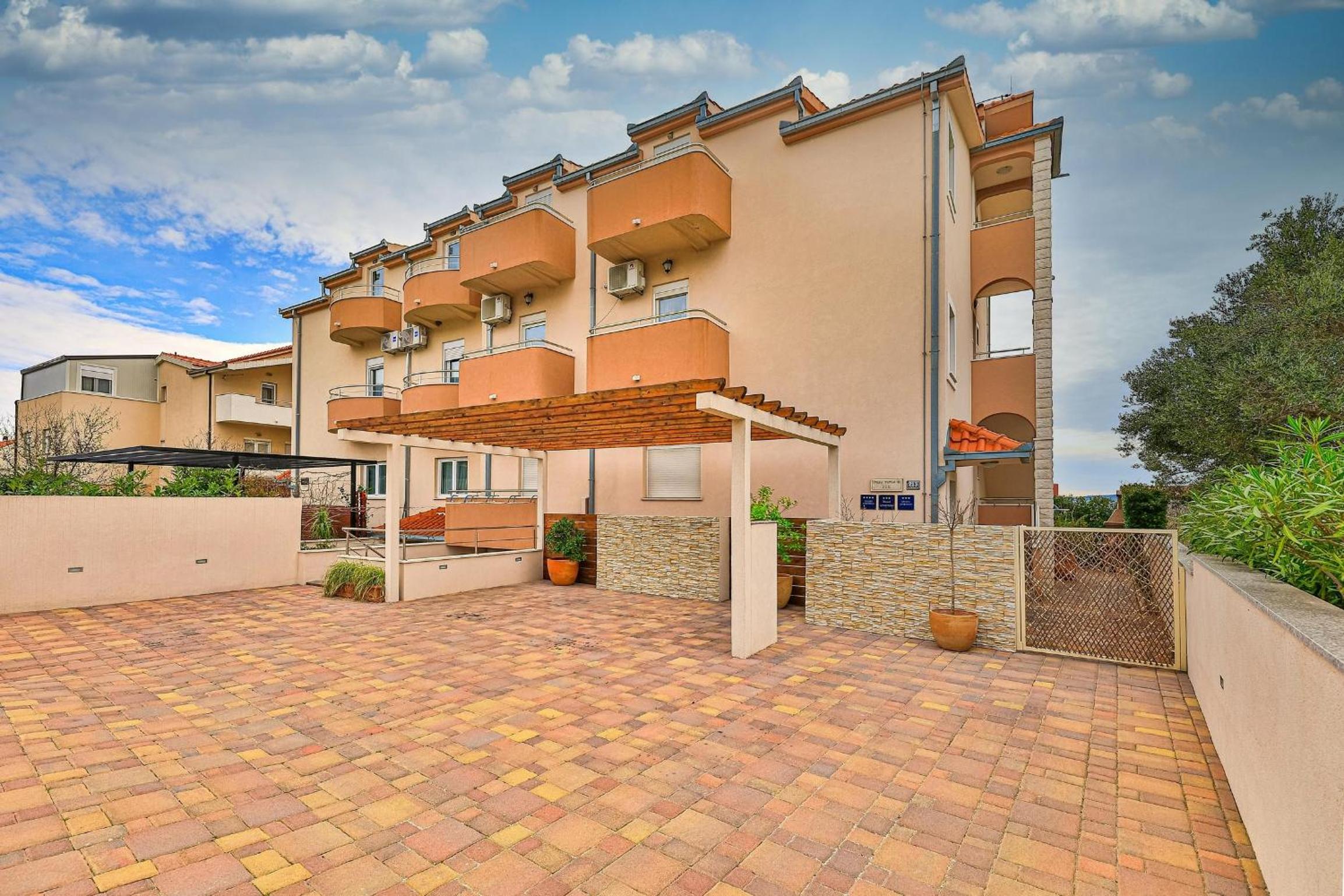 Hotel Villa Helios - Image 1