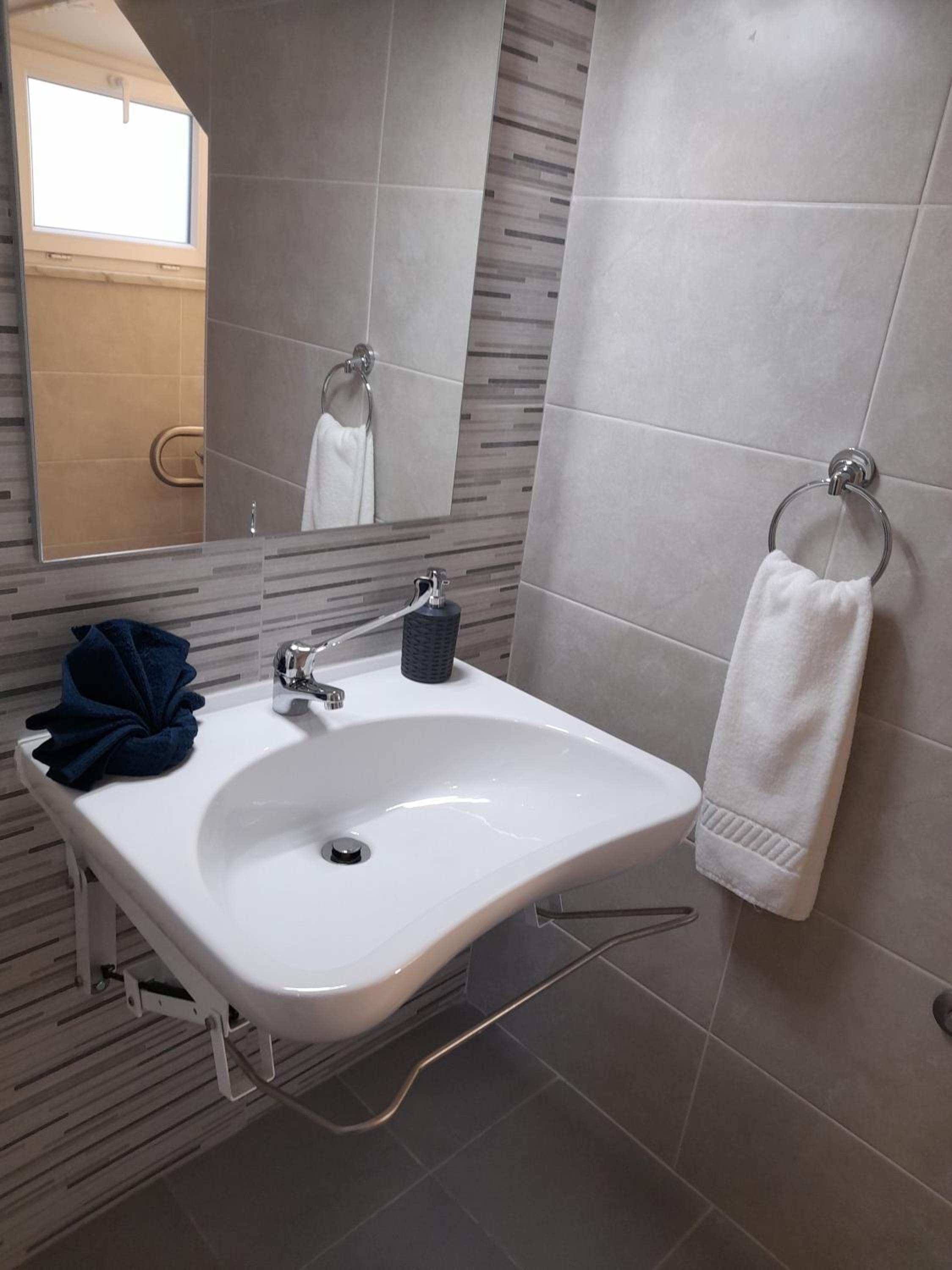 Hall 92 Quartos com WC em moradia com piscina A-das-Lebres Loures, 사진 78