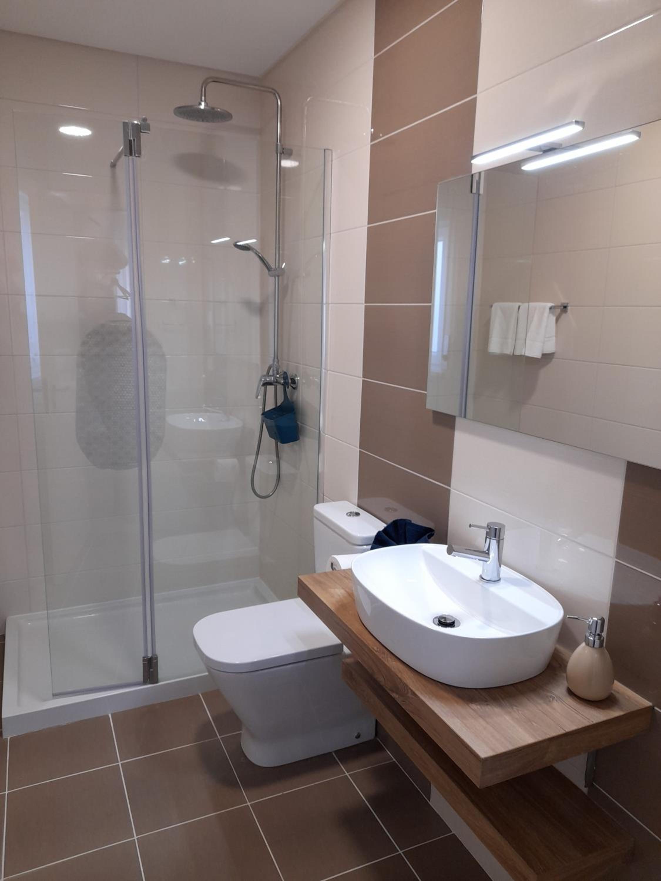 Hall 92 Quartos com WC em moradia com piscina A-das-Lebres Loures, 사진 17