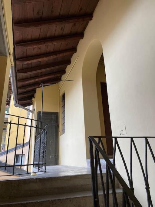 Accademia Love