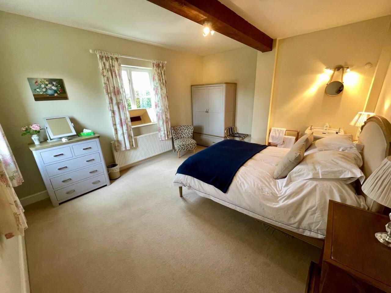 Stable Cottage Peaceful Stunning Retreat near Bath view 2
