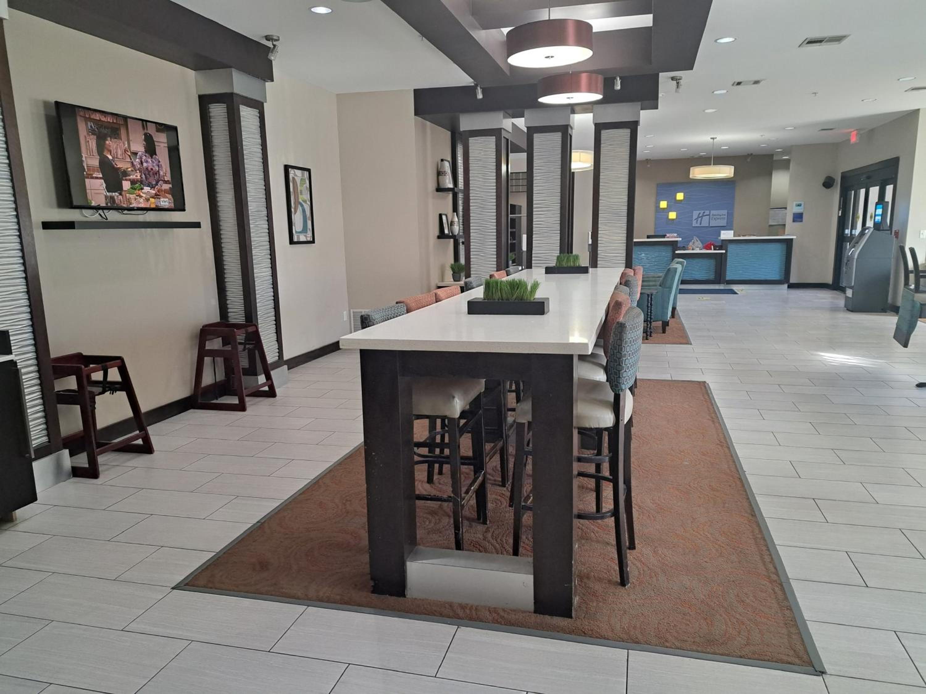 Holiday Inn Express Kenedy by IHG
