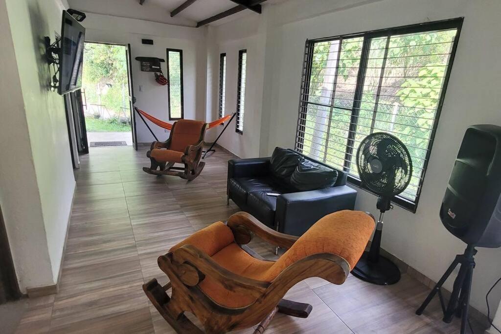 Acogedora casa campestre, con parqueadero privado
