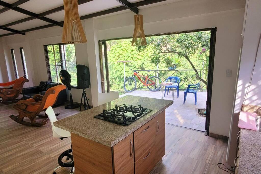 Acogedora casa campestre, con parqueadero privado