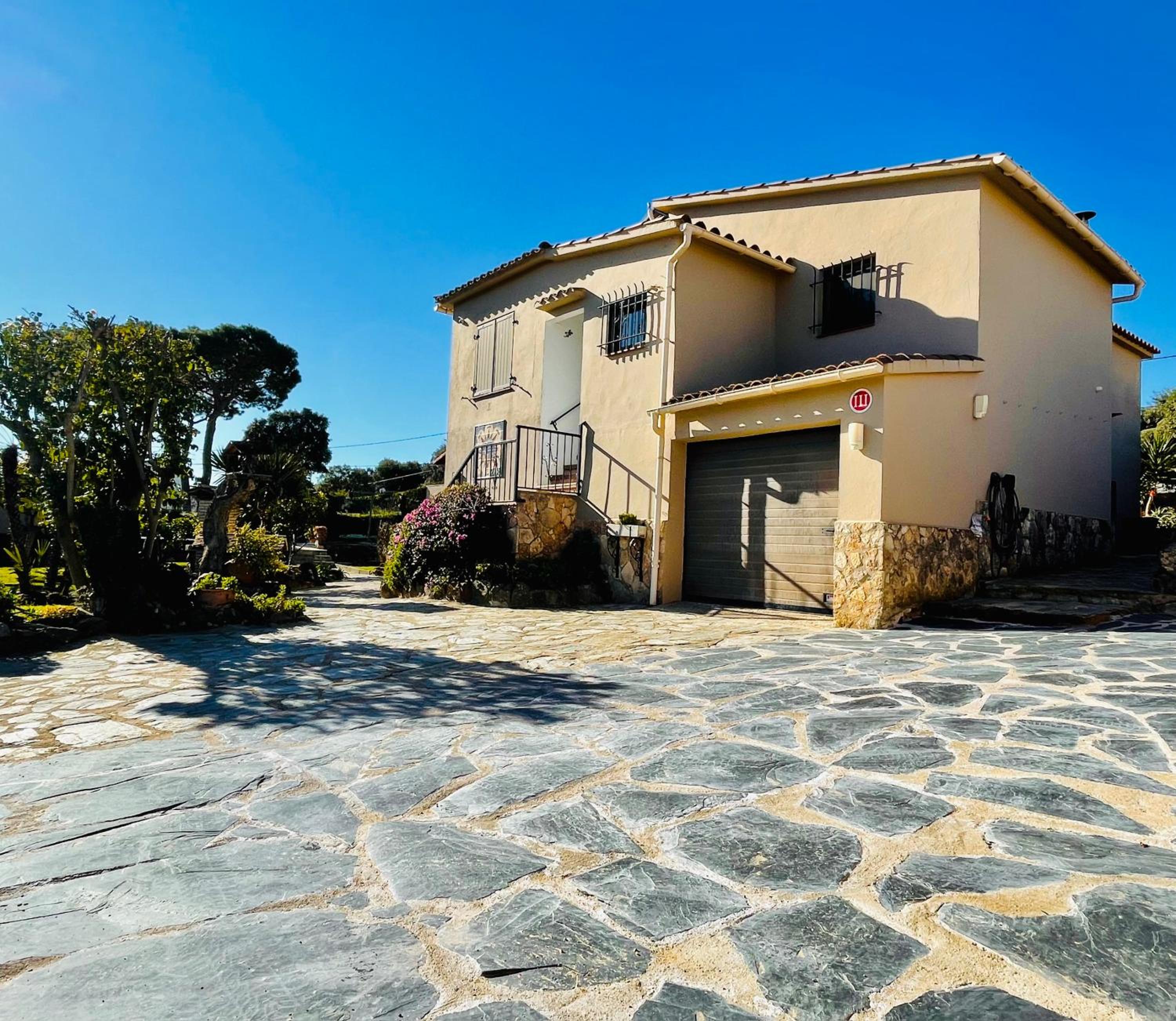 Villa Xarbi by Costabravaway