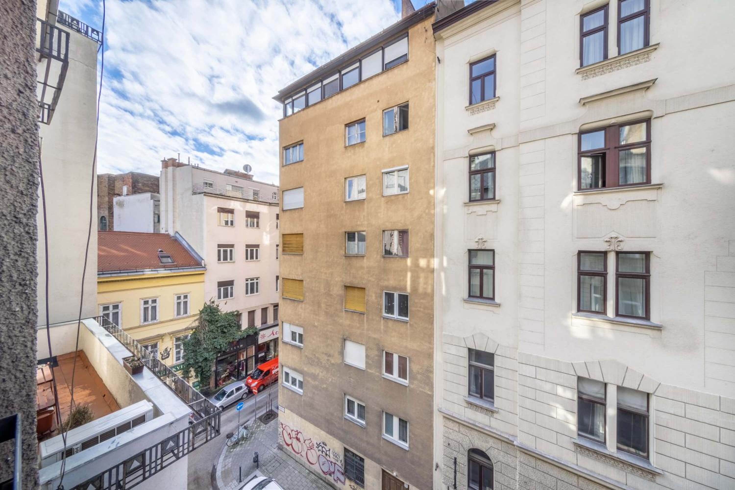 Anastasia 2 bedrooms apartment on Váci utca view 2