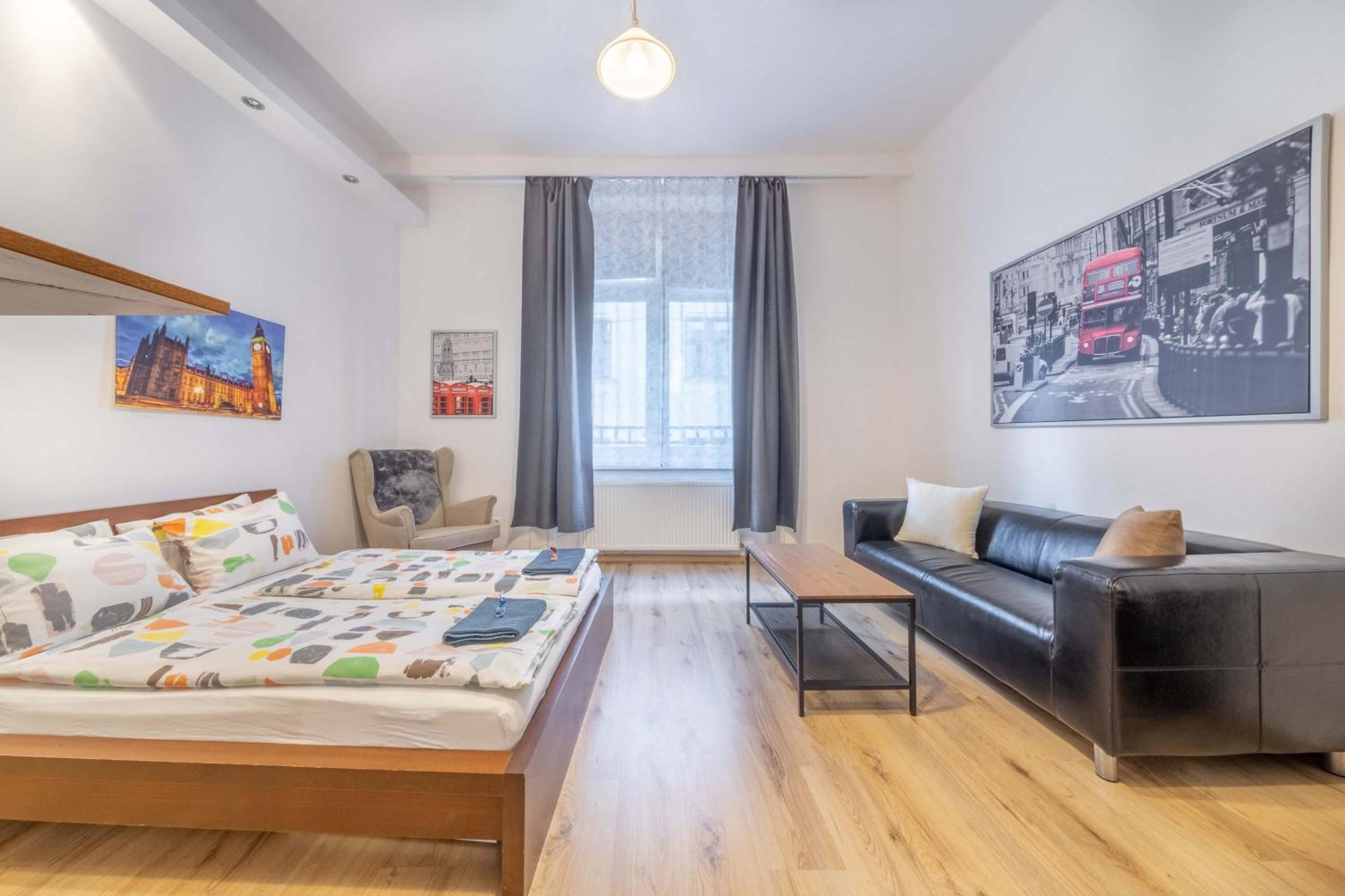 Anastasia 2 bedrooms apartment on Váci utca view 3