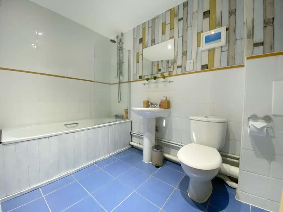 Liverpool One Beautifully Presented 2 Bedroom Apartment view 3