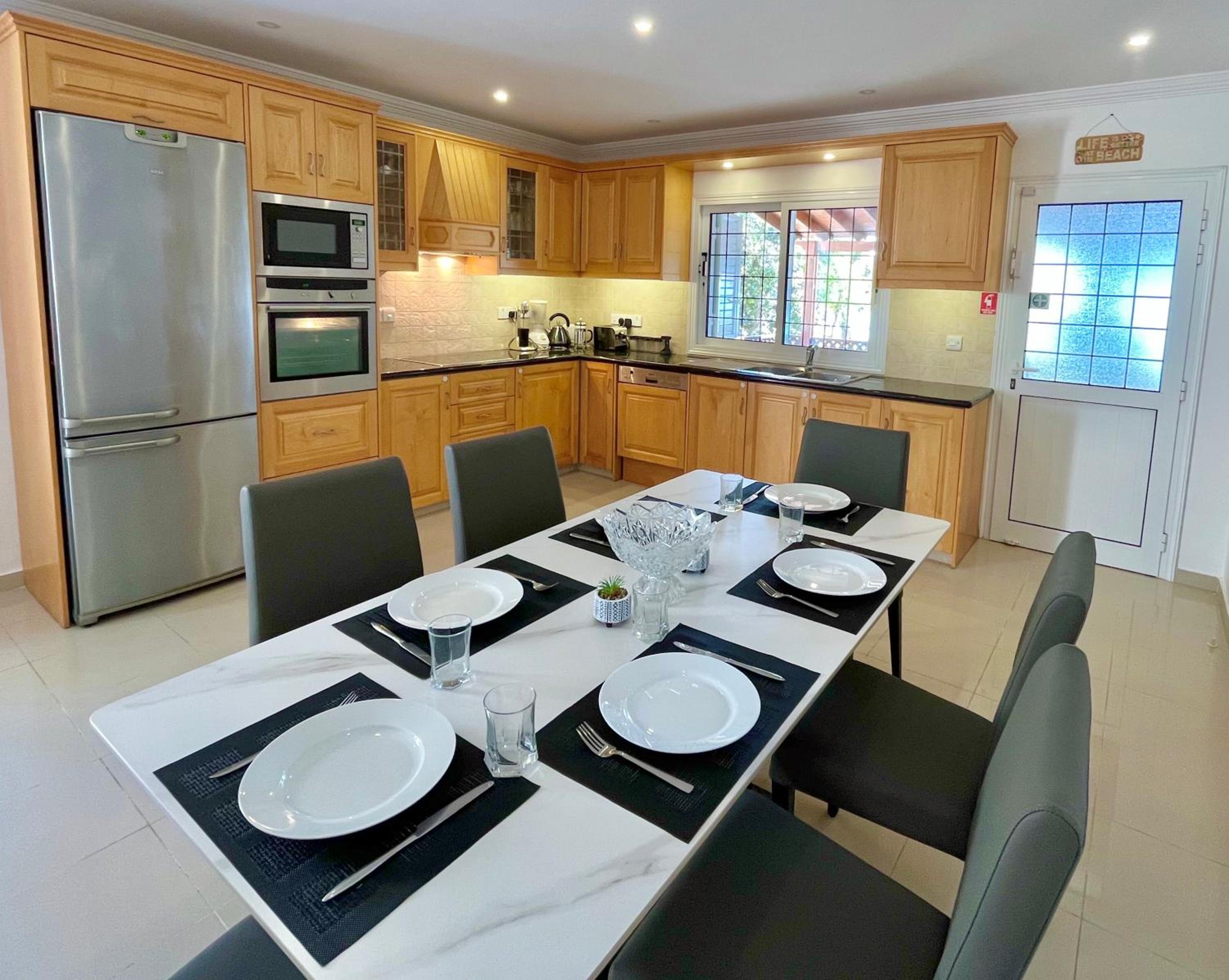 Limassol Vacations - Dream Beachfront Bungalow - Property Image 21