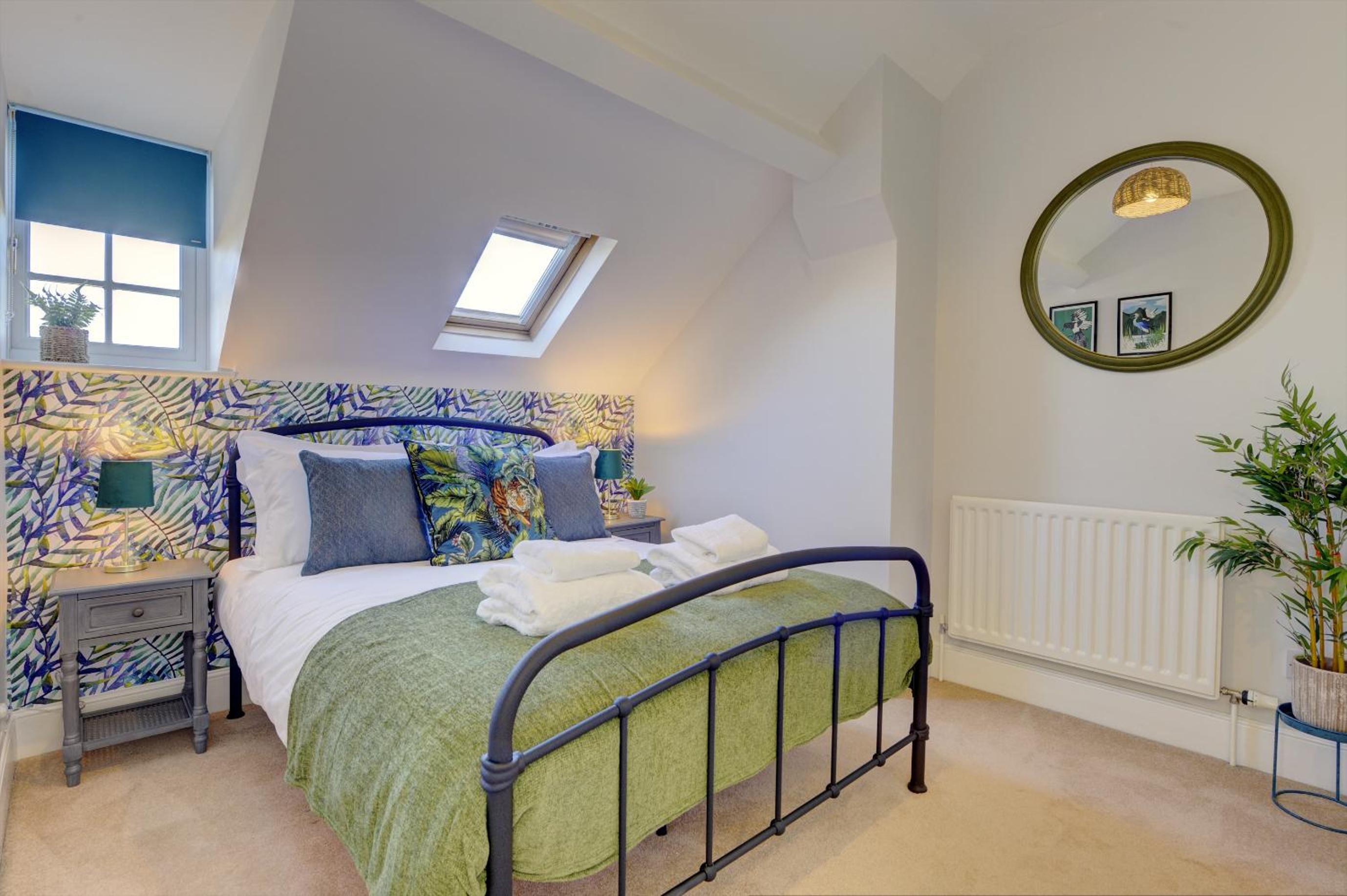 Regency Nest by Spa Town Property - Stylish 3 Bedroom Apartment on 2 Floors, Central Leamington Spa view 3