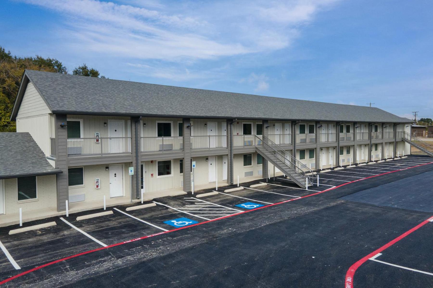Extended Stay Gun Barrel City